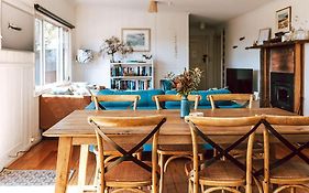 Sloop Cottage - Beachfront - Vibes